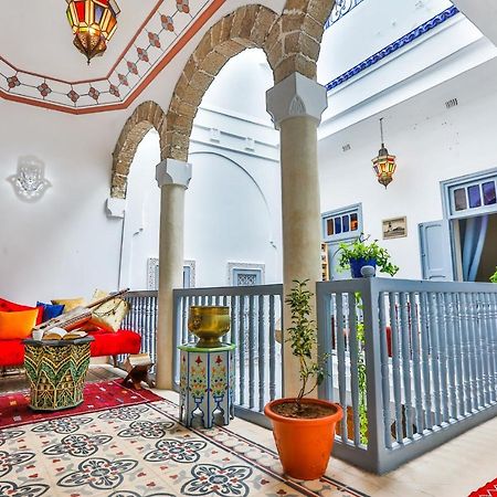 Riad Alech Szavíra Kültér fotó